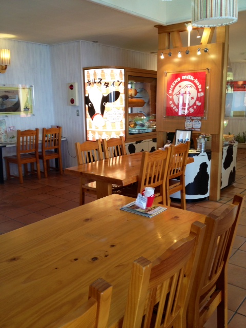 ニセコブログ ニセコでのご宿泊は泉郷コテージへ ニセコミルク工房のカフェでパフェ