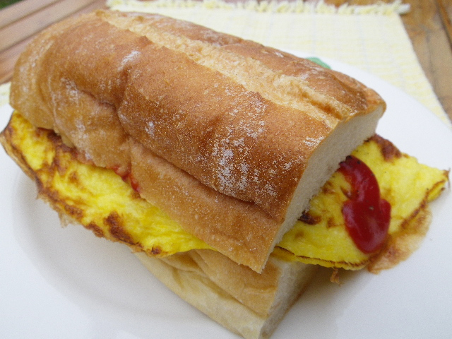 ニセコブログ ニセコでのご宿泊は泉郷コテージへ 通年朝食メニューにグラウビュンデンさんのサンドイッチを追加しました